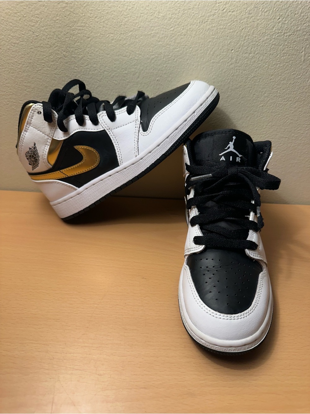 Jordan 1 Mid White Gold Black Youth Shoes Size 3.5Y